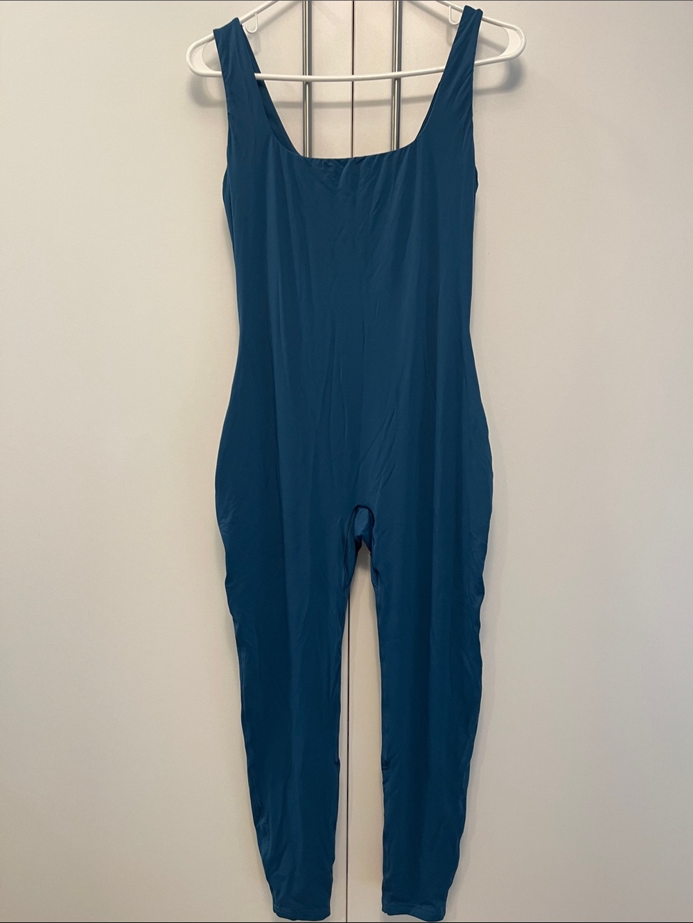 Women's Sleeveless Scoop-Neck Jumpsuit in Teal